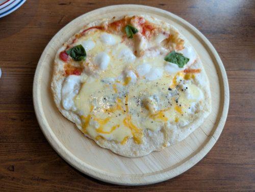 ジョリーパスタにて＜ピザ注文、食べたりない